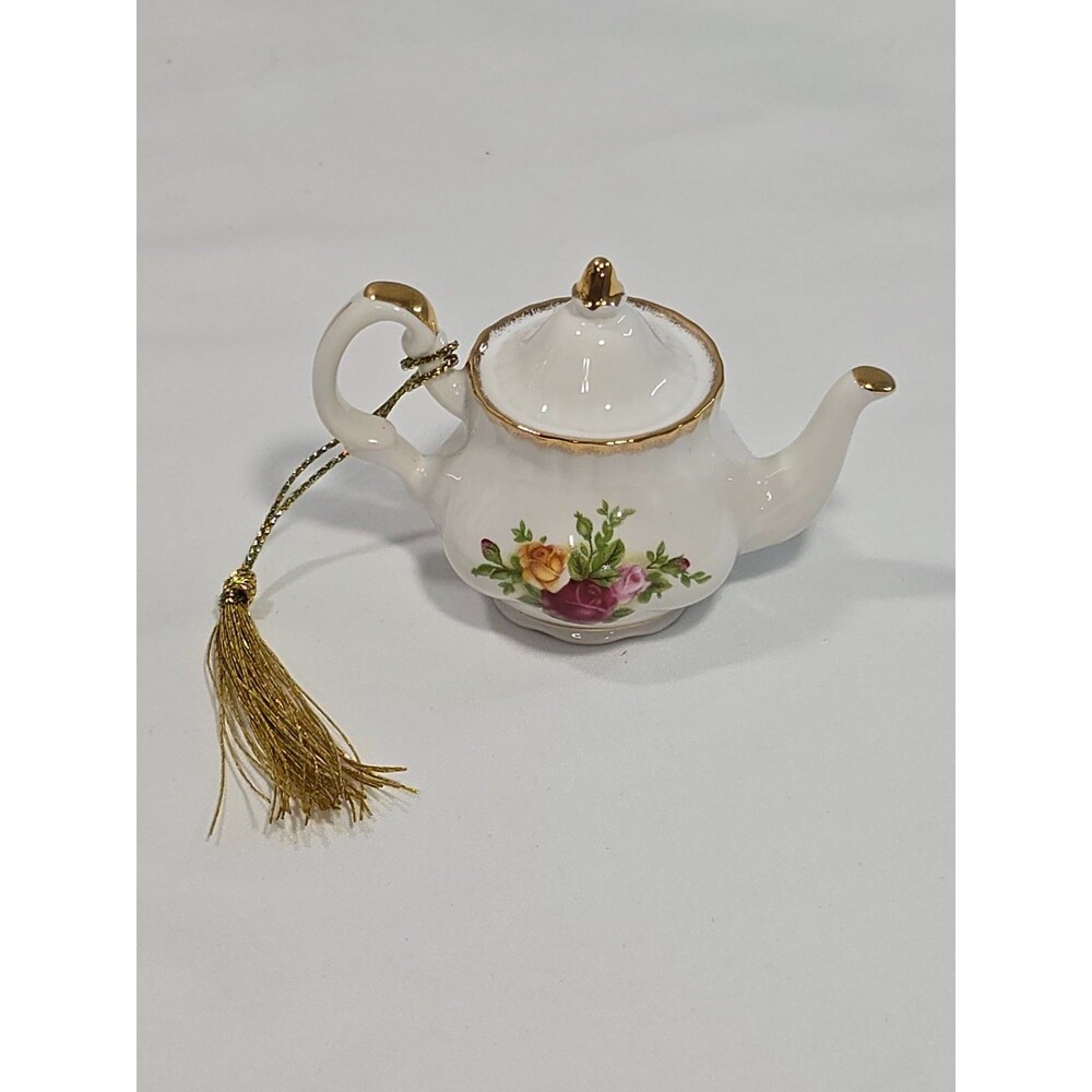 Royal Albert Old Country Roses White Floral Teapot Ornament tassel Vintage 1967